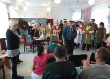 DSCF8688 18.11.2015 – spektakl „Zemsta” – Grupa Teatralna „Albercik” występuje dla mieszkańców DPS im. Jana Pawła II i uczestników Środowiskowych Domów Samopomocy
