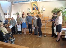 DSC05326 Konkurs plastyczny „Rodzina wiosną” w DPS im. Jana Pawła II